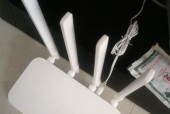 提升网络速度的神器（路由器后面4孔插件）