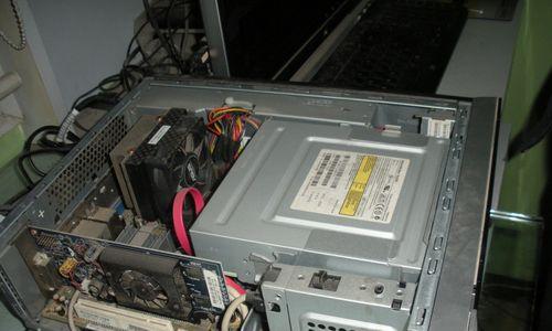 台式电脑主机无法开机的解决方法（探究台式电脑主机无法开机响声不断的原因及解决方案）  第1张