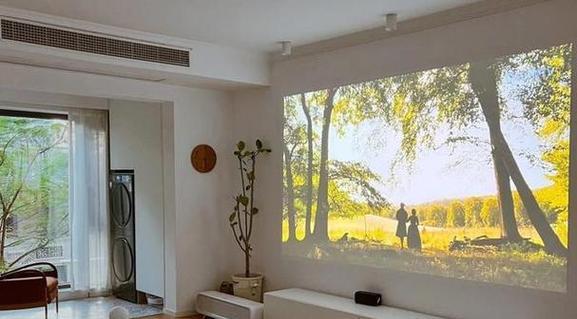 投影仪装在客厅什么地方合适？需要考虑哪些因素？  第3张