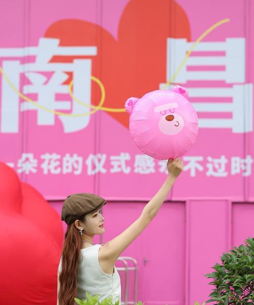 手机拍照如何拍出粉色墙面效果？有哪些技巧？  第2张