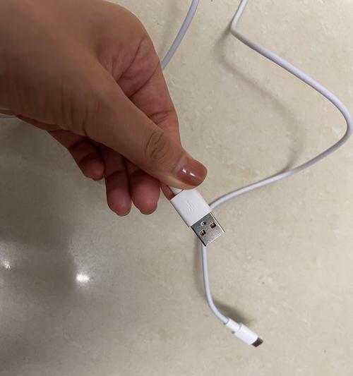 透明手机充电器快闪充技术是什么？有何特点？  第3张